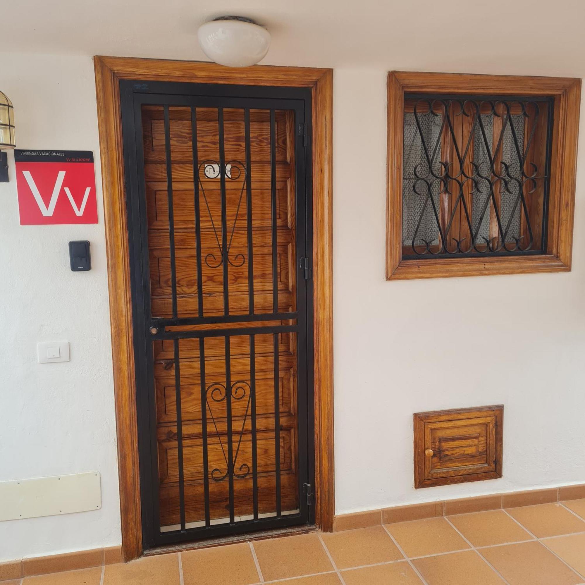 Parque Santiago II Two Bedrooms With Amazing Views أرونا الغرفة الصورة
